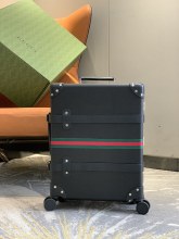 入手困難GUCCIグッチ トロリーケース