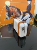 大人気Rimowaリモワメッセンジャーバッグ