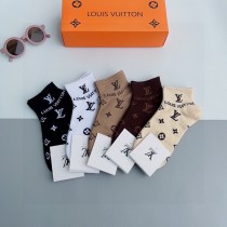 入手困難Louis Vuitton ルイヴィトン靴下って