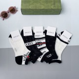 超話題!Gucci グッチ 靴下って