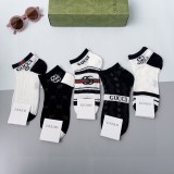 超話題!Gucci グッチ 靴下って