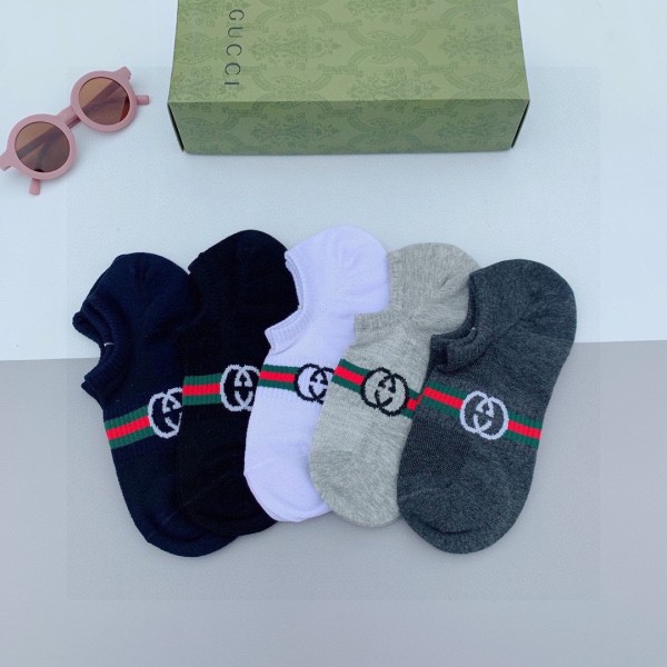 入手困難Gucci グッチ靴下って