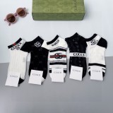 超話題!Gucci グッチ 靴下って
