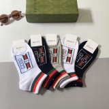 入手困難Gucci グッチ 靴下って