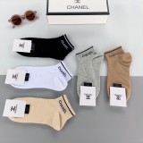 大人気Chanelシャネル靴下って