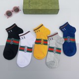 超話題!Gucci グッチ靴下って