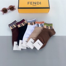 大人気Fendiフェンディ靴下って