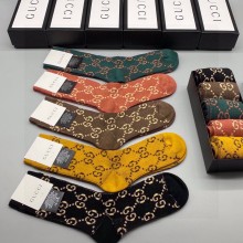 超話題!Gucci グッチ靴下って