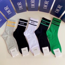 入手困難Dior ディオール靴下って