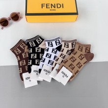 超話題!Fendiフェンディ靴下って