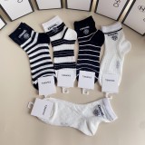 大人気Chanelシャネル靴下って