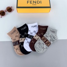 素敵なFendiフェンディ靴下って
