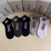 超話題!Balenciagaバレンシアガ 靴下って