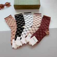 入手困難Gucci グッチ靴下って