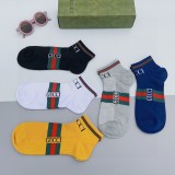 超話題!Gucci グッチ靴下って