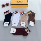 大人気Fendiフェンディ靴下って