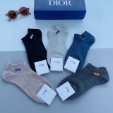 超話題!Dior ディオール靴下って
