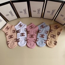 超話題!Chanelシャネル靴下って