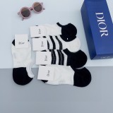 入手困難Dior ディオール靴下って
