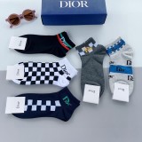 入手困難Dior ディオール靴下って