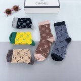 入手困難Chanelシャネル靴下って