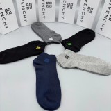入手困難GIVENCHYジバンシィ靴下って