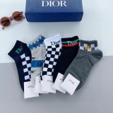 入手困難Dior ディオール靴下って