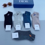 超話題!Dior ディオール靴下って