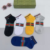 超話題!Gucci グッチ靴下って