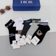 超話題!Dior ディオール靴下って
