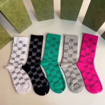 入手困難Gucci グッチ靴下って