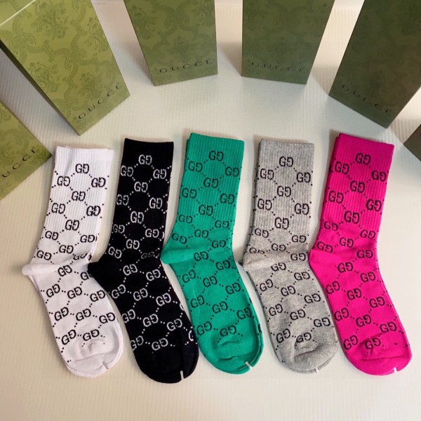 入手困難Gucci グッチ靴下って