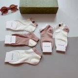 超話題!Gucci グッチ靴下って