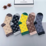 入手困難Chanelシャネル靴下って