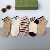 入手困難Gucci グッチ靴下って