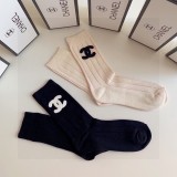 入手困難Chanelシャネル靴下って