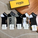 入手困難Fendiフェンディ靴下って