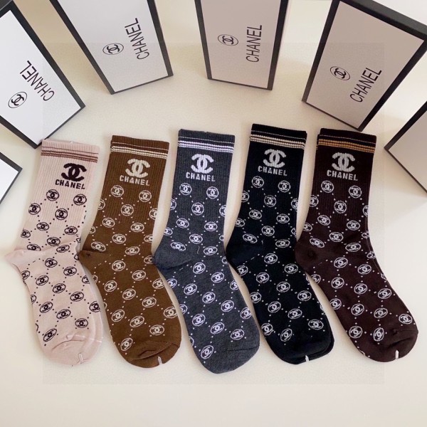 大人気Chanelシャネル靴下って