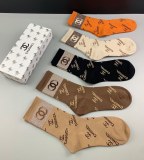 入手困難Chanelシャネル靴下って