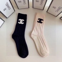入手困難Chanelシャネル靴下って