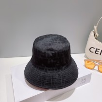 素敵なフェンディFendi帽