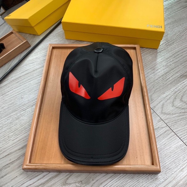 素敵なフェンディFendi帽