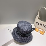 入手困難フェンディFendi帽