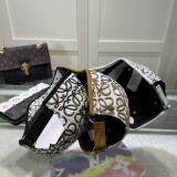 素敵なロエベLoewe帽