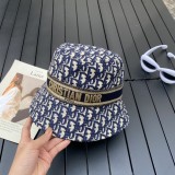 入手困難ディオールDior帽