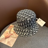 入手困難ディオールDior帽