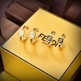 大人気フェンディイアリング2色