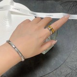 入手困難シャネル リング2色