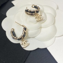 入手困難シャネル イアリング