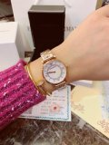 一目惚れ♪  Armani アルマーニ n級品 レディース 時計